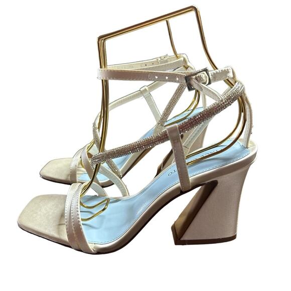 Vince Camuto Kressila Rhinestone Detail Strappy Asymmetrical Flared Heel NEW 7.5 - Picture 7 of 11